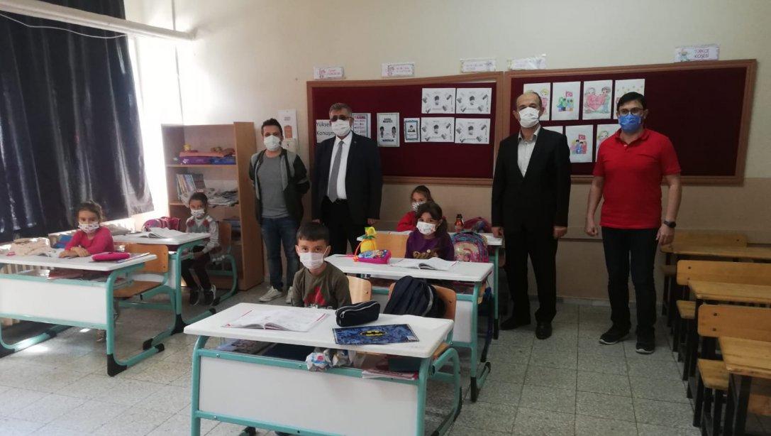 Kaymakamımız Sayın Emir Osman BULGURLU'nun Okullarımızı Ziyareti.